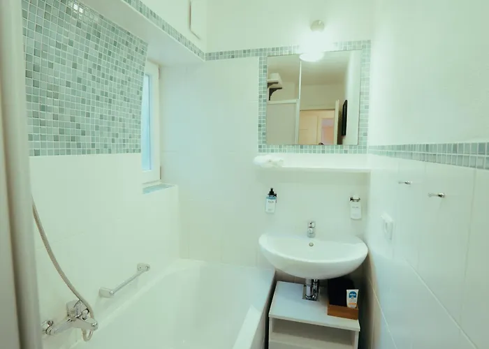 Zentrumsnahe Mit 2 Separaten Schlafzimmern