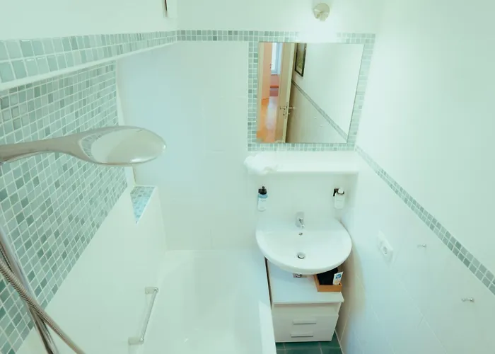 Zentrumsnahe Mit 2 Separaten Schlafzimmern